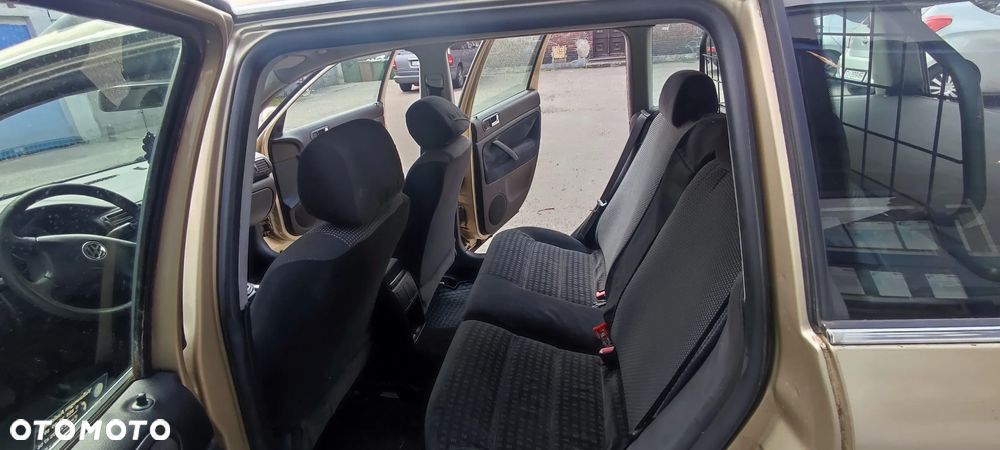 Volkswagen Passat - 6