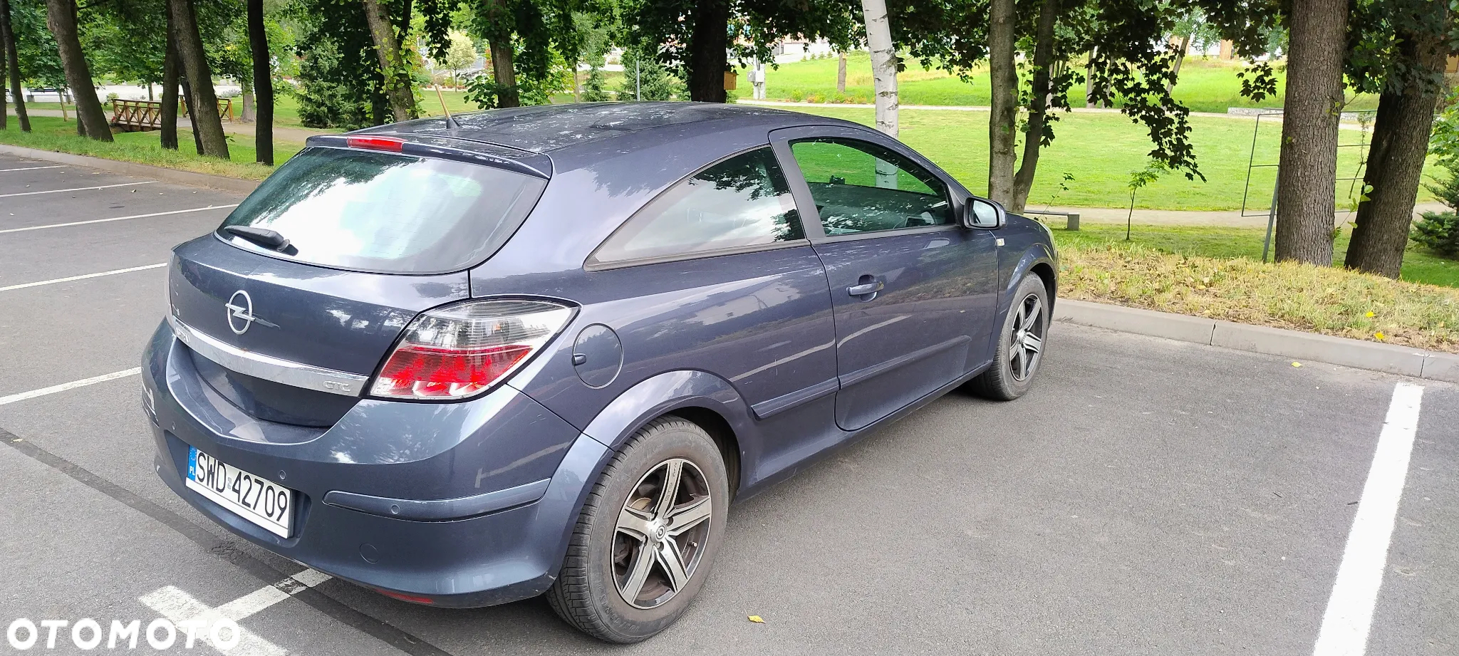 Opel Astra GTC 1.6 - 8
