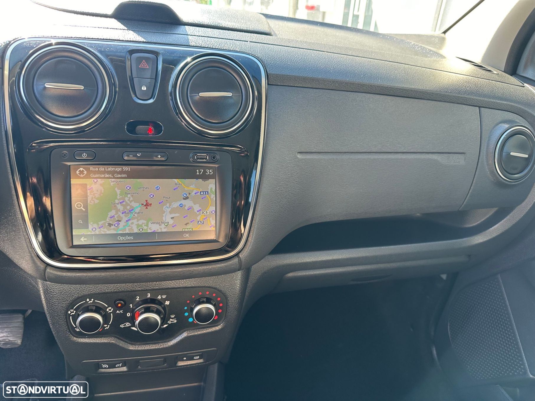 Dacia Lodgy 1.5 Blue dCi Stepway 7L - 7