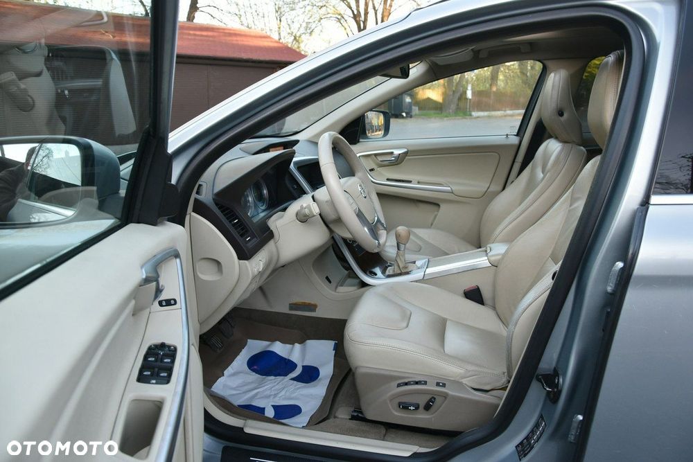 Volvo XC 60 2.4D Summum - 9