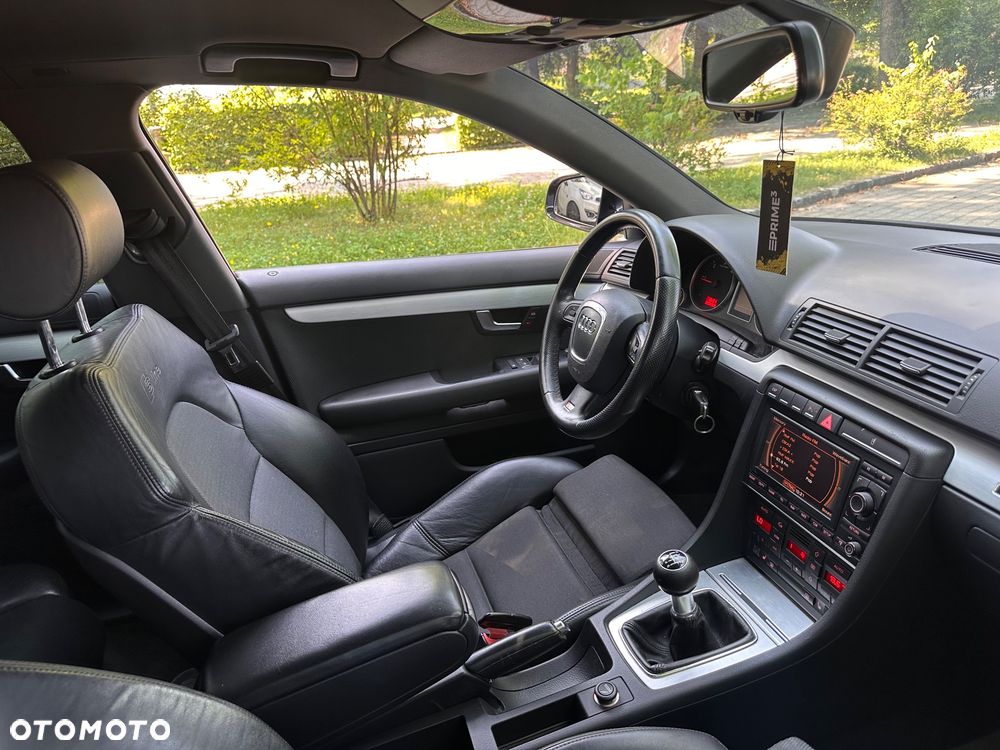Audi A4 Avant - 31
