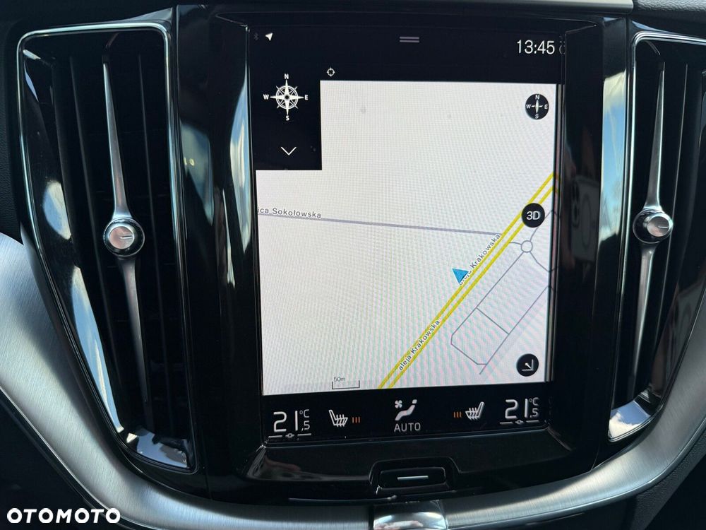 Volvo XC 60 T4 Momentum Pro - 17