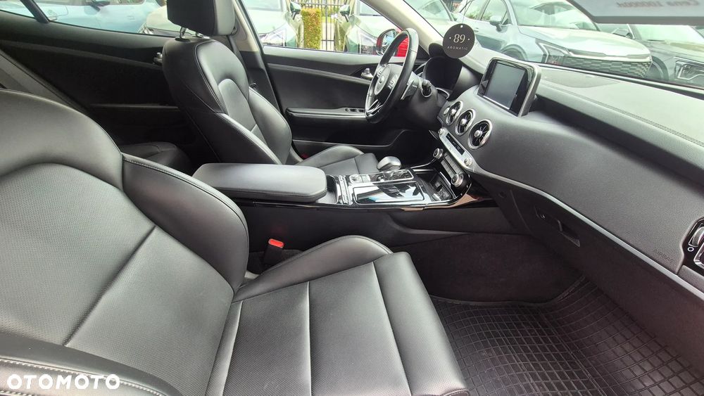 Kia Stinger 2.0 T-GDI L - 17