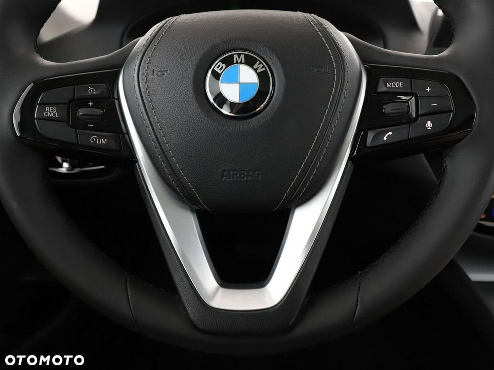 BMW Seria 5 530e iPerformance - 23