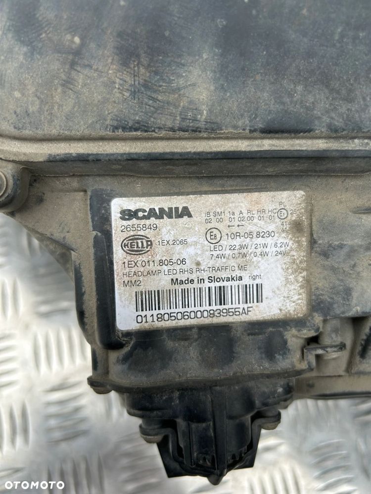 REFLEKTOR LAMPA FULL LED PRAWY Z RAMKĄ SCANIA NEXT GEN NTG - 3