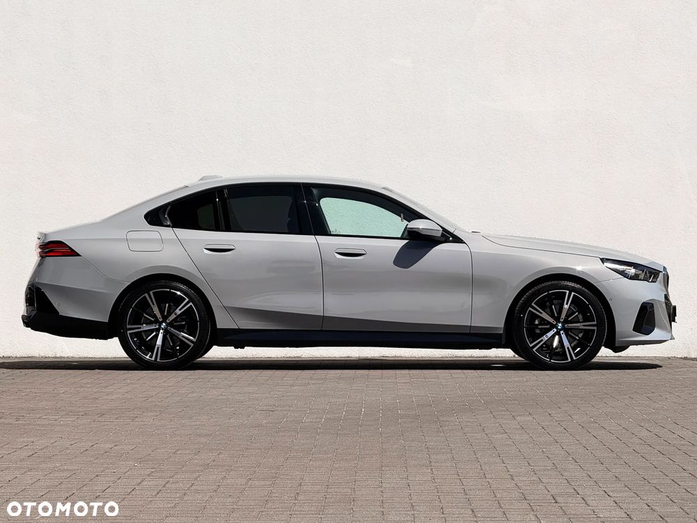 BMW Seria 5 520d xDrive - 4