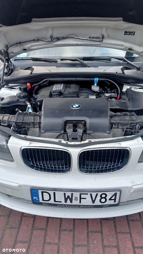 BMW Seria 1 116I 2009 photo 4