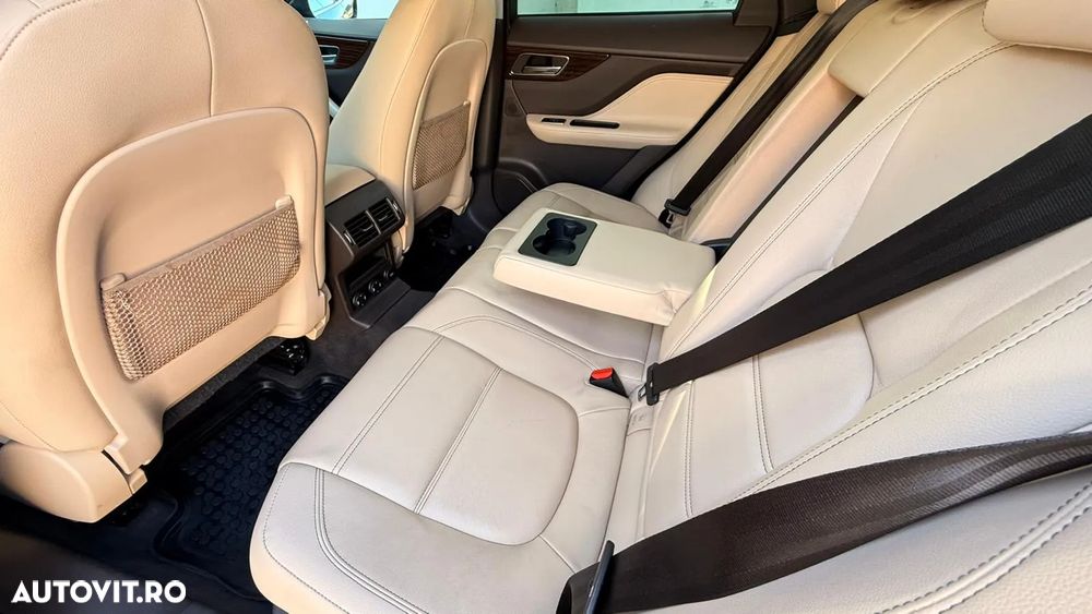 Jaguar F-Pace 20d AWD Prestige - 14