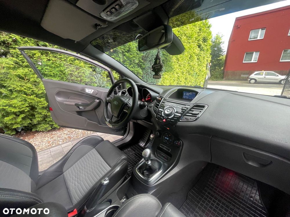 Ford Fiesta 1.6 EcoBoost ST - 17