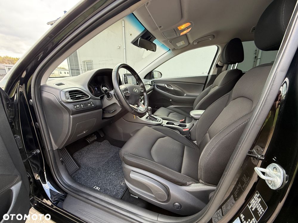 Hyundai i30 1.6 D Comfort DCT - 14