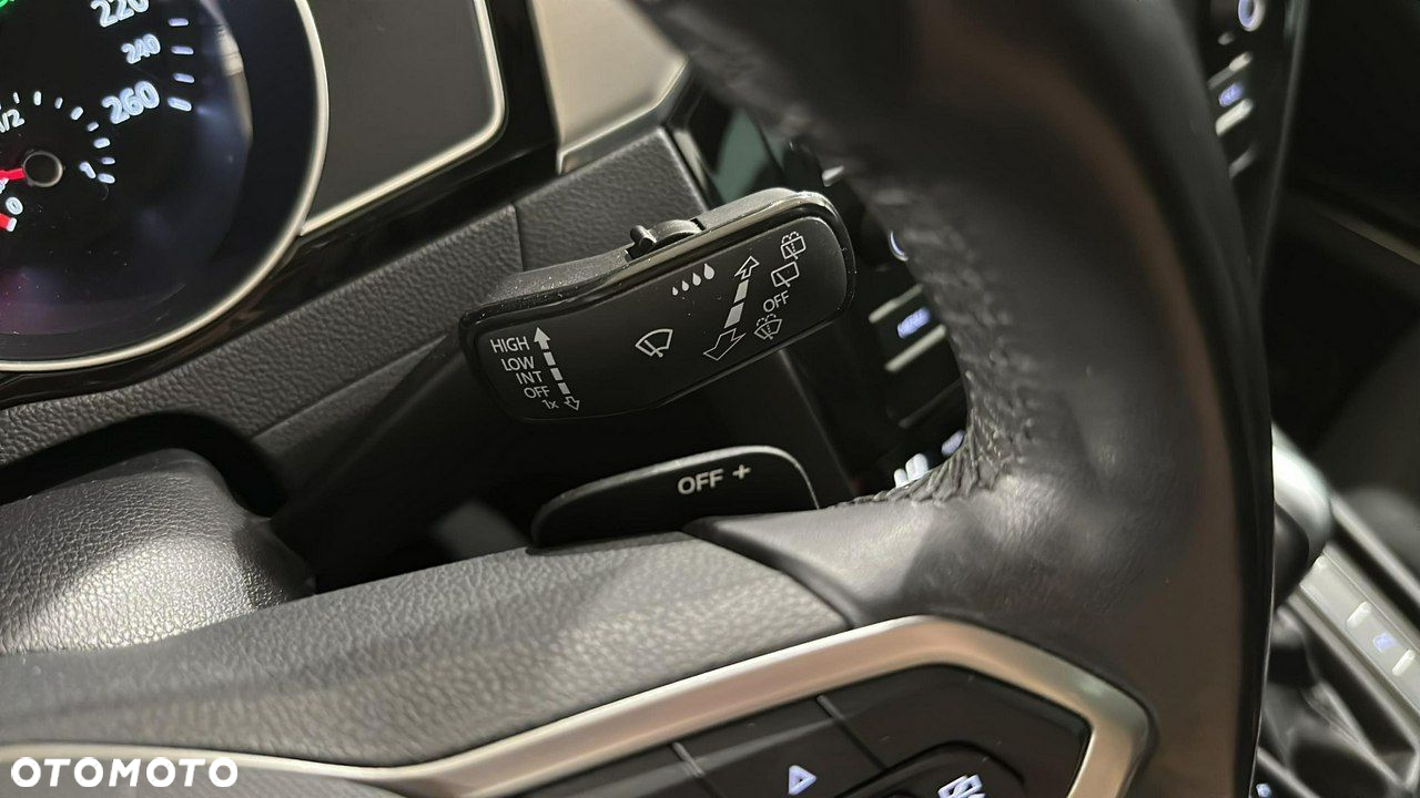 Volkswagen Passat - 22