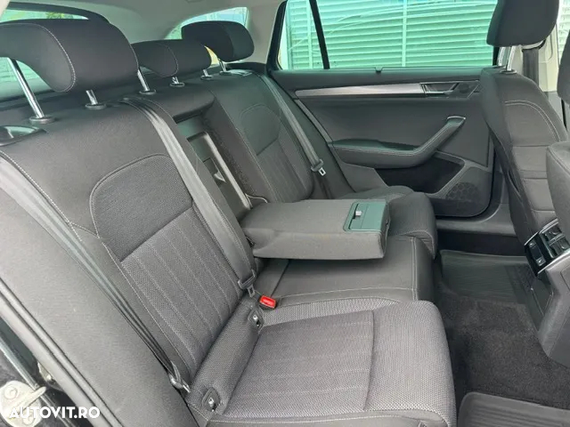 Skoda Superb Combi 2.0 TDI DSG Style - 27