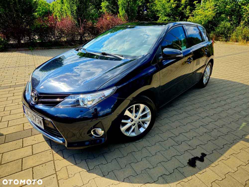 Toyota Auris 1.6 Premium - 2