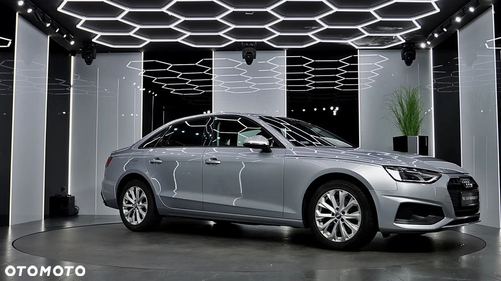 Audi A4 Limousine 35 TFSI Sport S tronic - 14