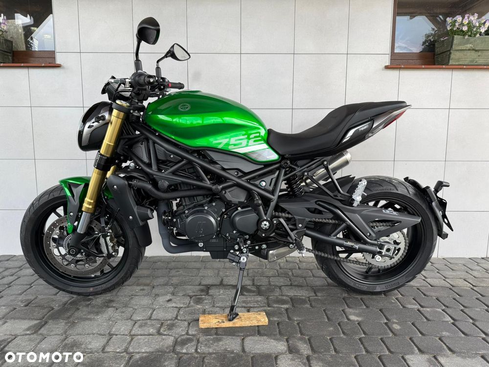 Benelli 752 S - 4