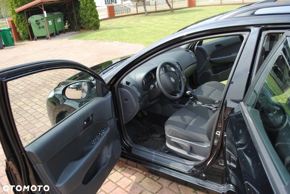 Hyundai i30 i30cw 1.6 CRDi Edition 20 - 26