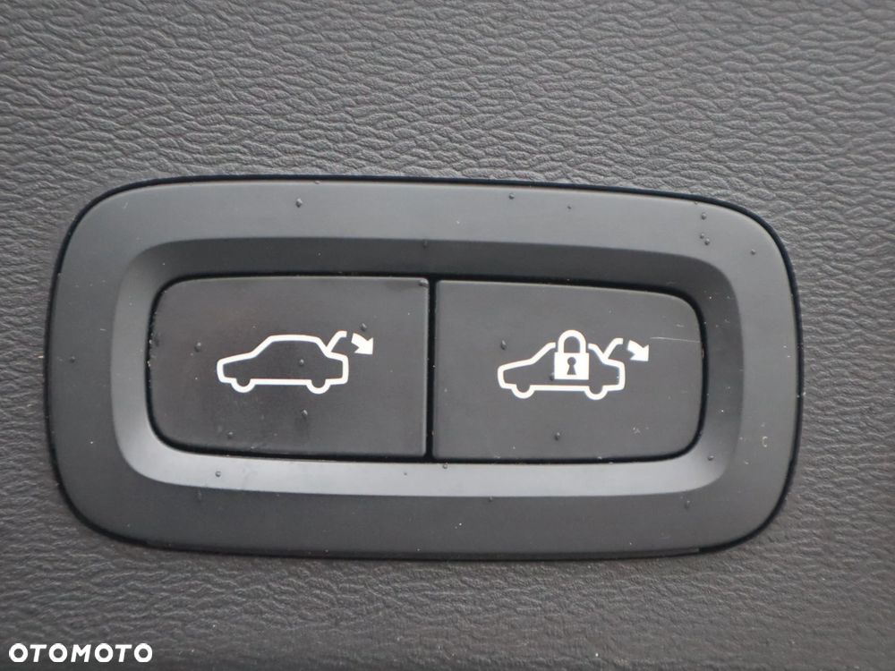 Volvo XC 40 T3 Momentum Pro - 17