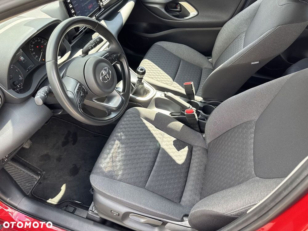 Toyota Yaris - 10