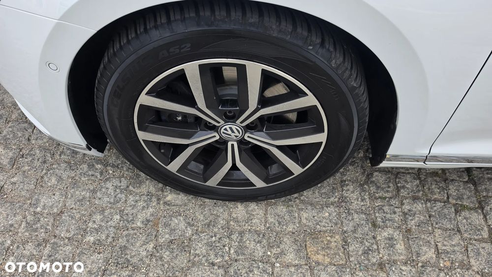 Volkswagen Passat 2.0 TDI SCR (BlueMotion Tech) 4Motion D Highline - 11