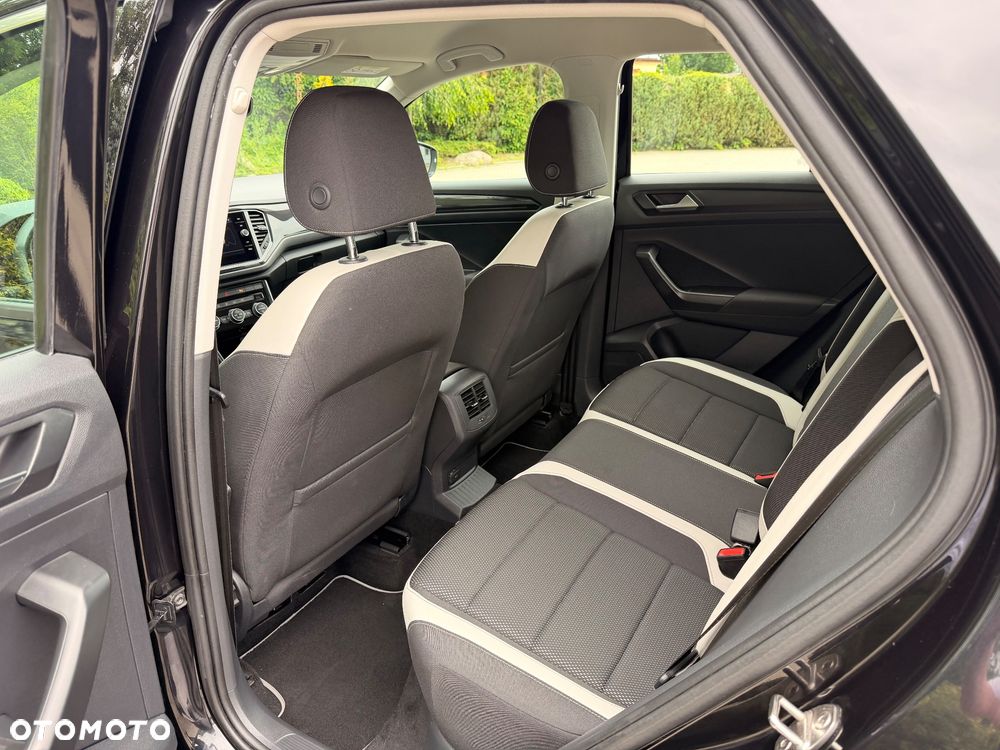 Volkswagen T-Roc - 23