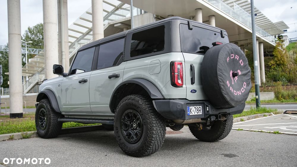 Ford Bronco - 5
