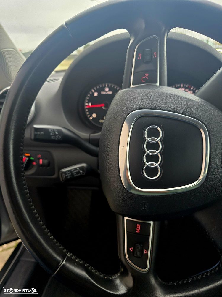 Audi A3 Sportback 1.6 TDI Attraction Business Line - 8