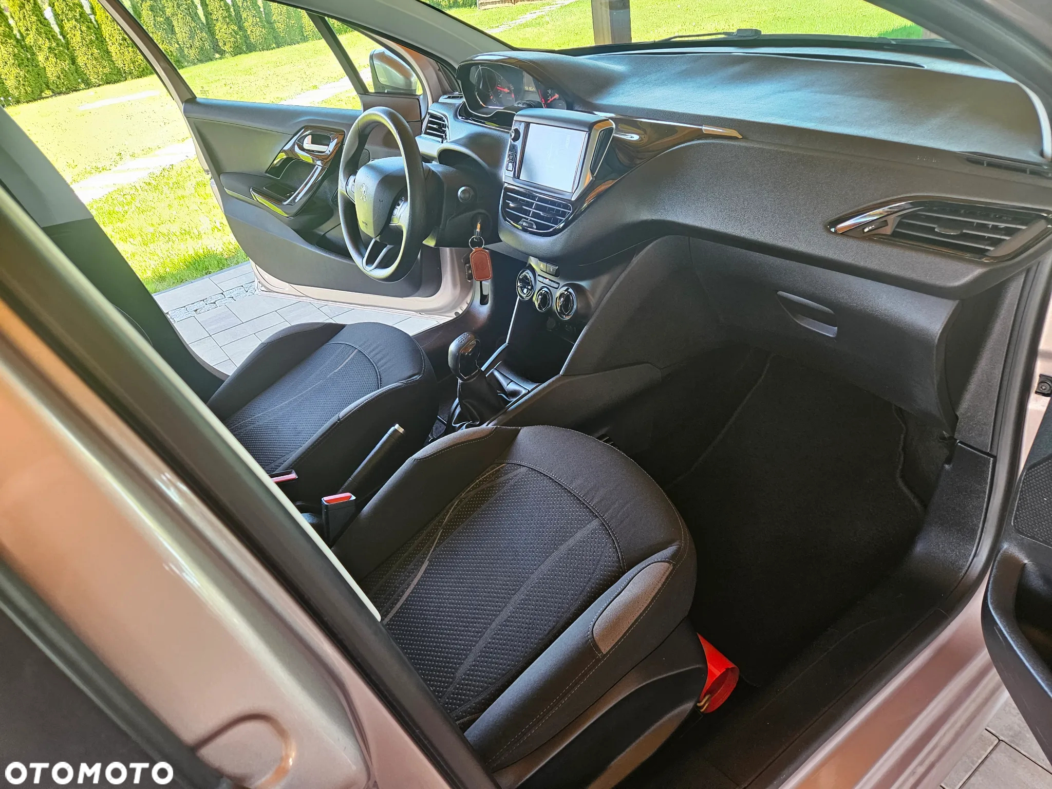 Peugeot 208 1.2 PureTech GPF Allure S&S - 5