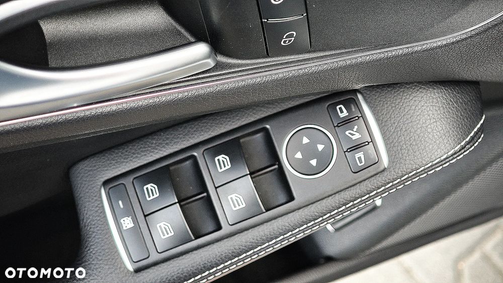 Mercedes-Benz GLA 220 d 4-Matic AMG Line - 34