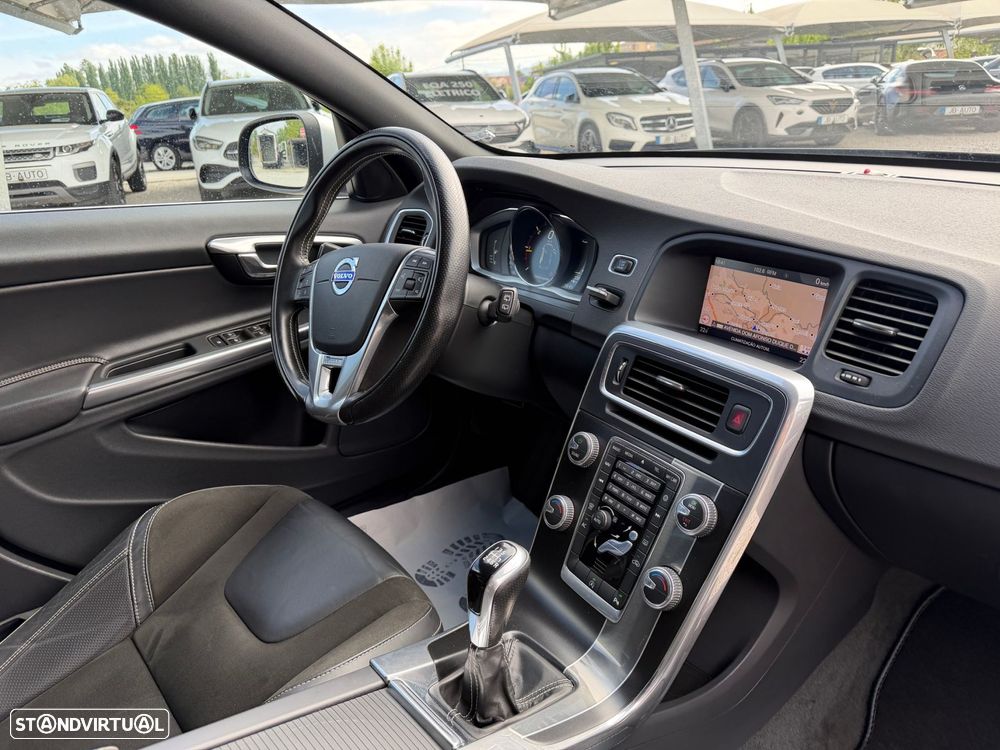 Volvo V60 2.0 D3 R-Design - 10