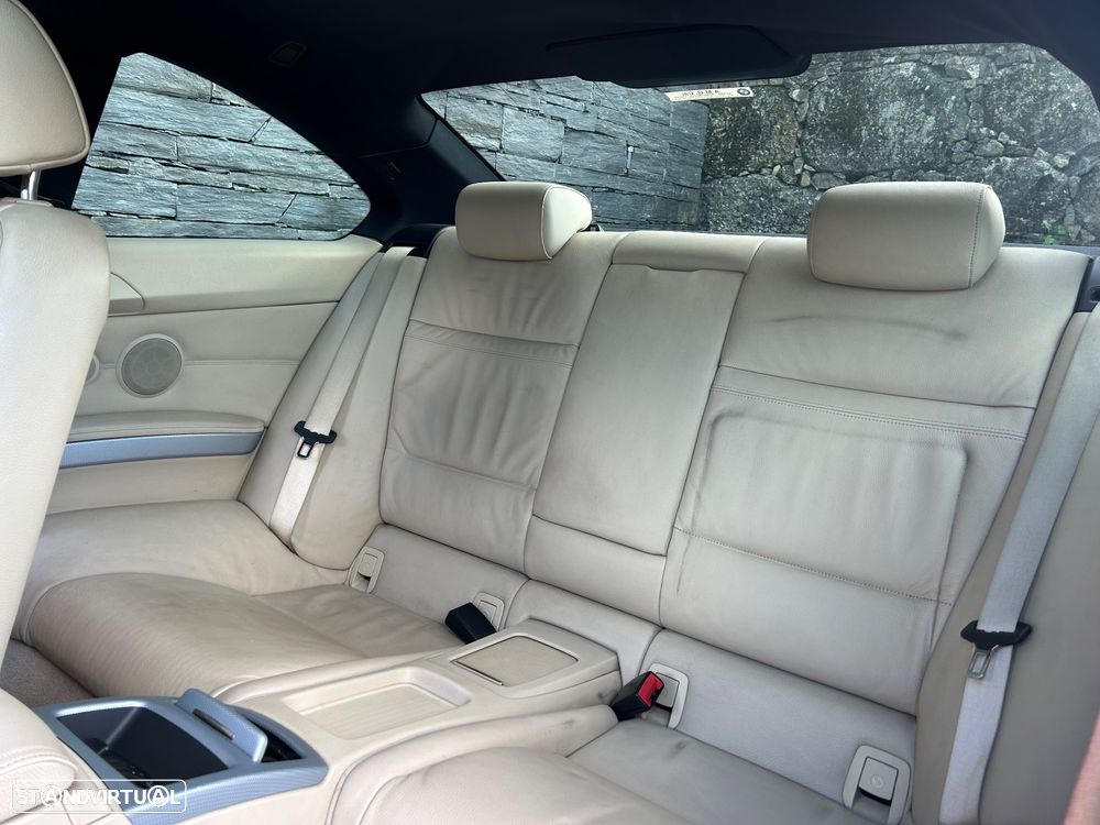 BMW 320 d Coupe - 12