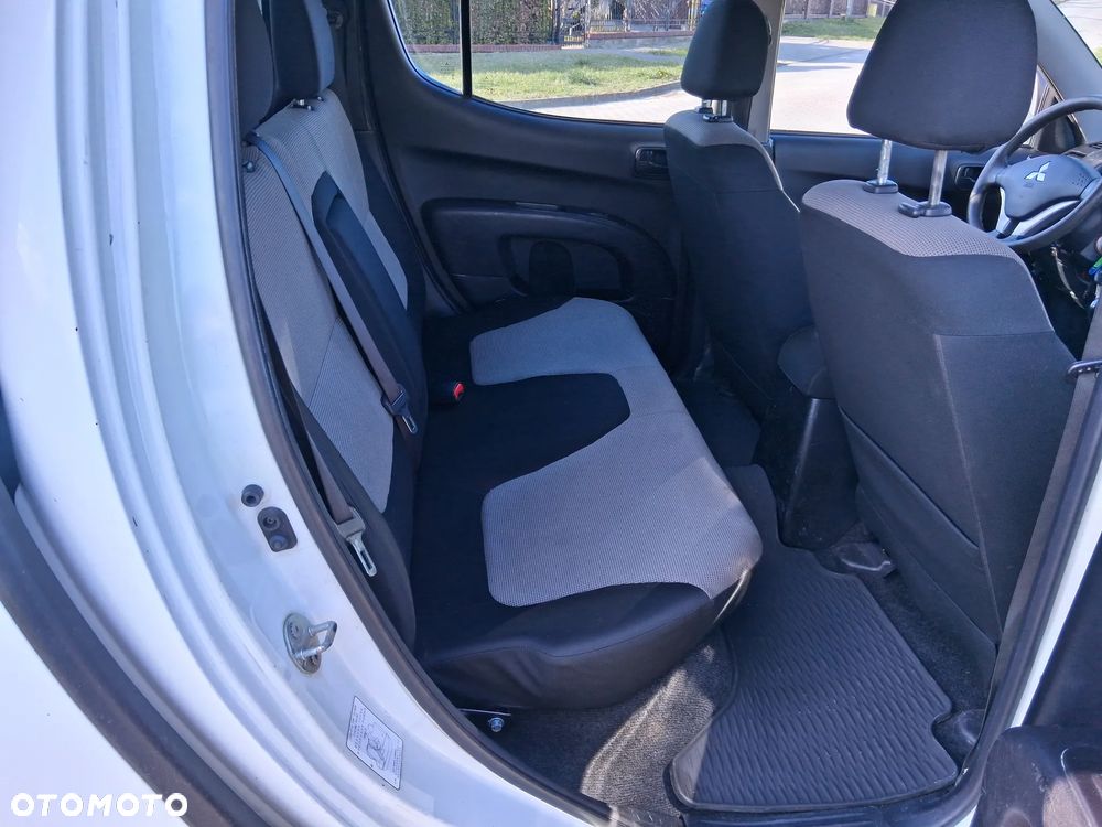 Mitsubishi L200 2.5 DID DC Intense - 9
