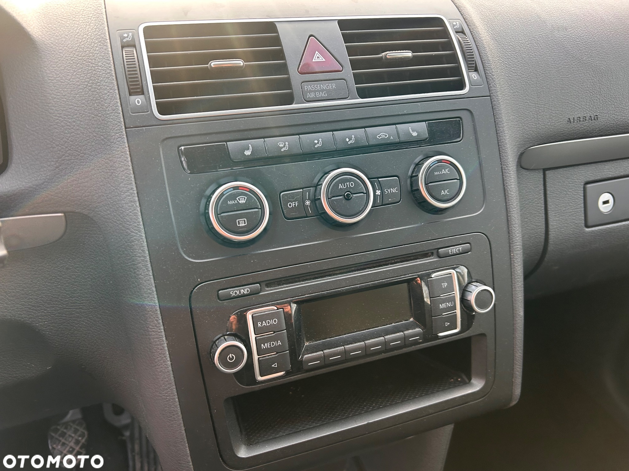 Volkswagen Touran 1.6 TDI DPF BlueMot Comfortline - 20