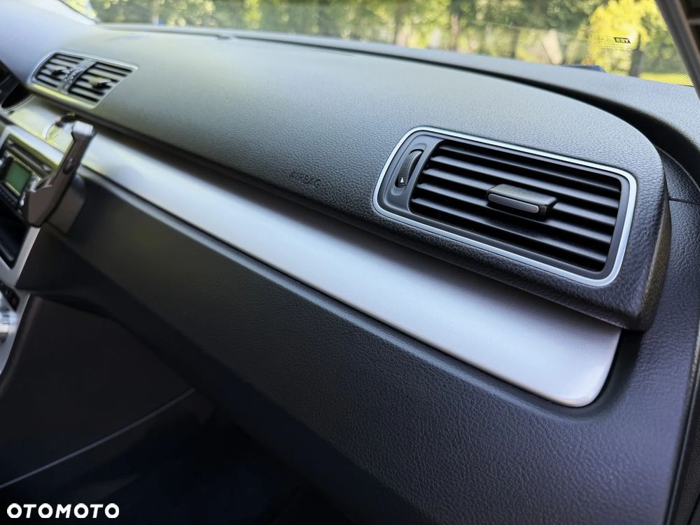 Volkswagen Passat 1.4 TSI BlueMotion Technology Comfortline - 32