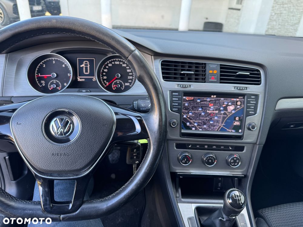 Volkswagen Golf 2.0 TDI BlueMotion Technology Lounge - 8