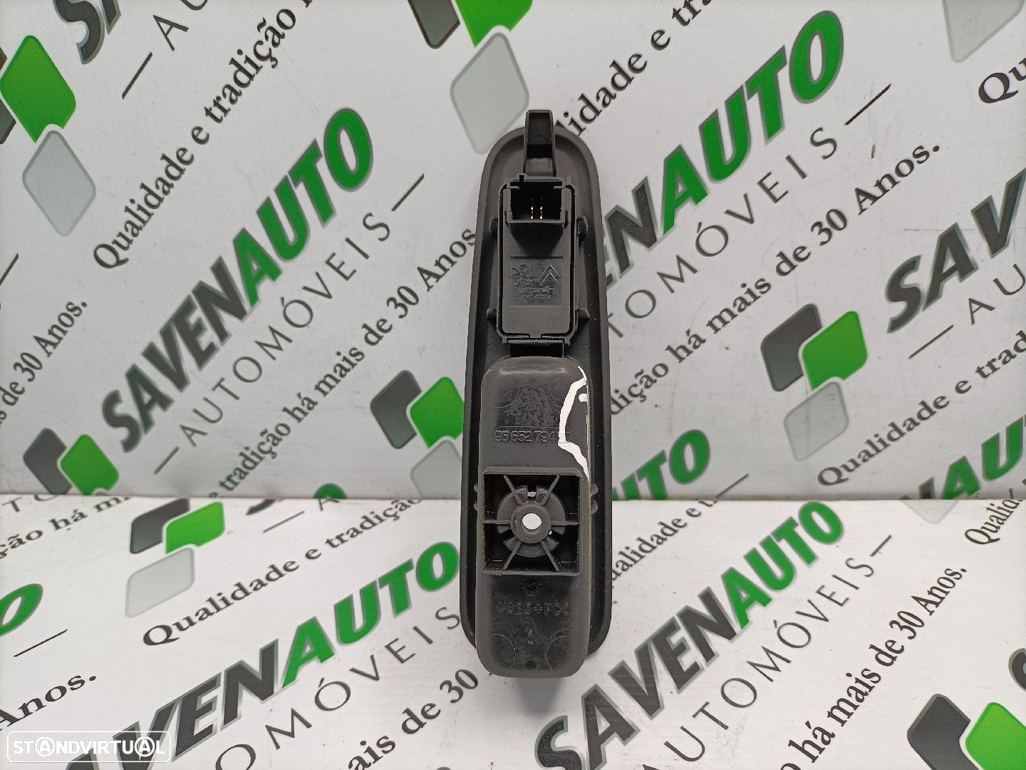 Botão / Botões / Comutador Vidro Dto Peugeot 3008 Veículo Multiuso (0U - 2
