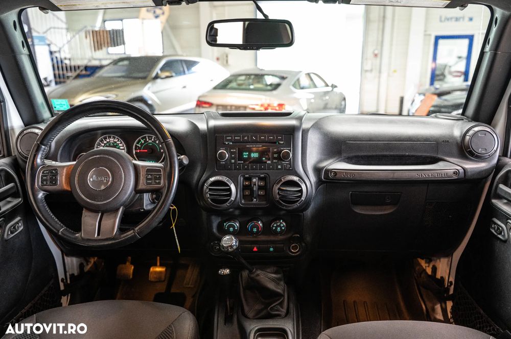 Jeep Wrangler - 5