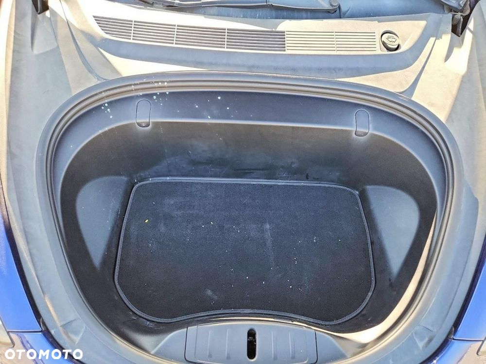 Tesla Model 3 - 11