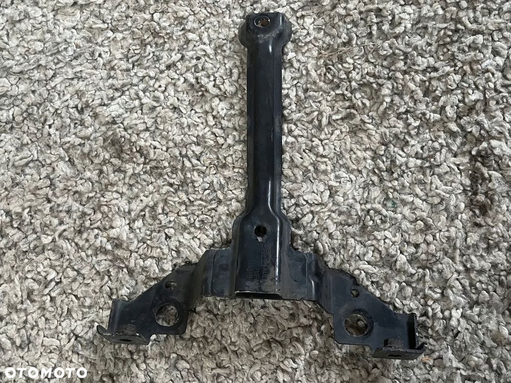 8V51-A16860-AA UCHWYT ZAMKA MASKI FORD FIESTA MK7 - 6