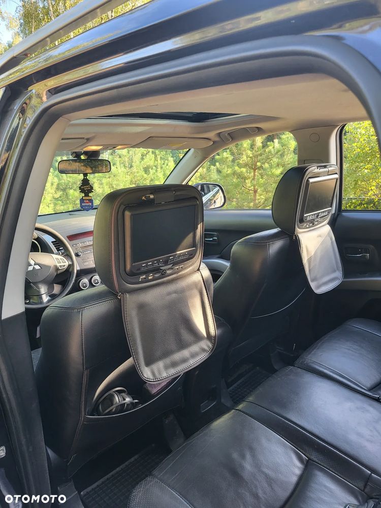 Mitsubishi Outlander 2.0 DID Instyle NAVI - 10
