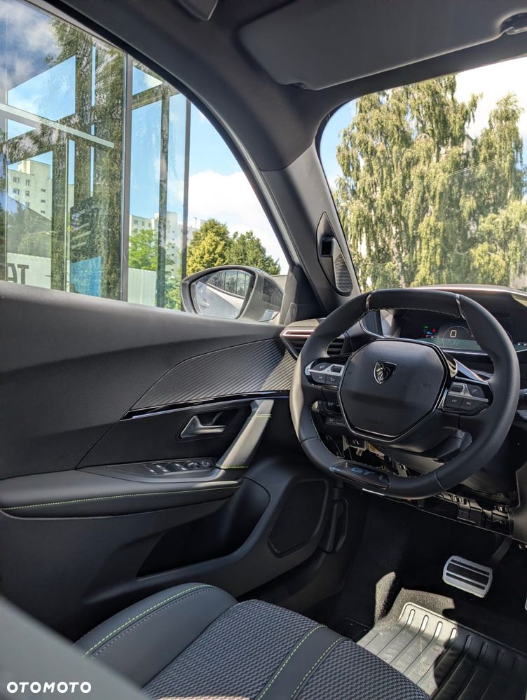 Peugeot 2008 PureTech mHEV GT E-DCS6 - 11