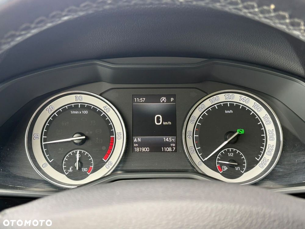 Skoda Superb 2.0 TDI 4x4 L&K DSG - 8
