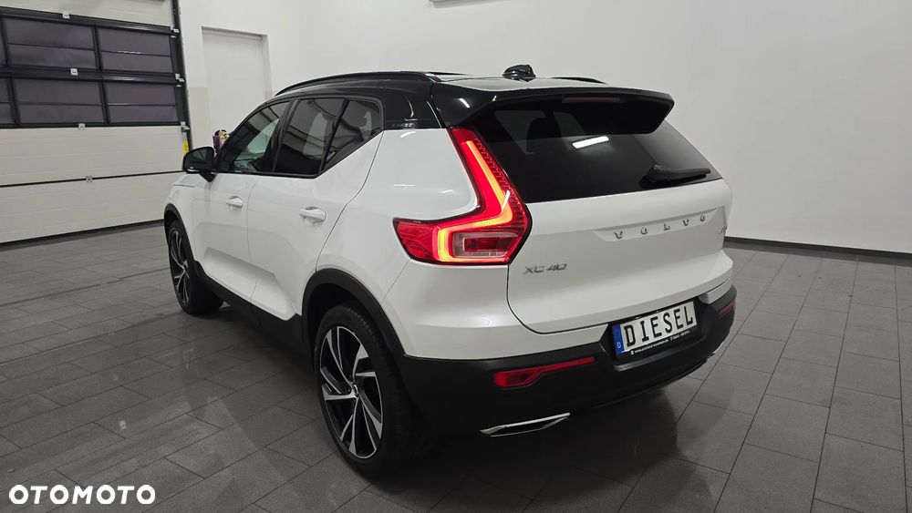 Volvo XC 40 D4 AWD Geartronic R-Design - 4
