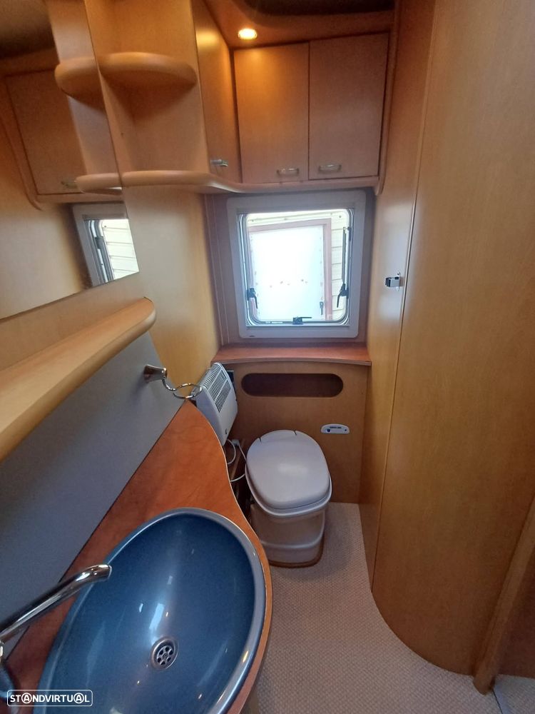 Mercedes-Benz Sprinter Pilote Explorateur 733FJ - 16