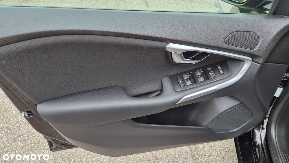 Volvo V40 T2 Momentum - 11