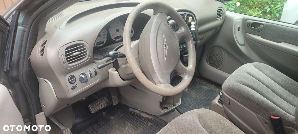 Chrysler Grand Voyager - 8