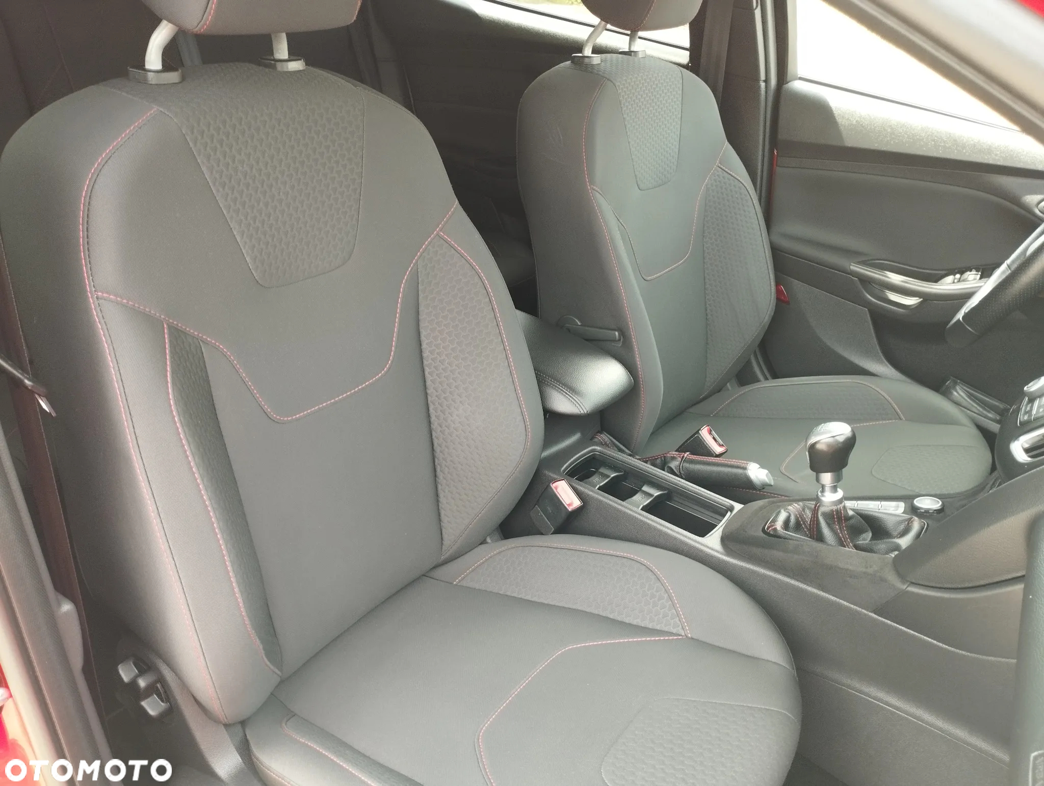 Ford Focus Turnier 1.5 EcoBoost Start-Stopp-System ST-LINE - 20