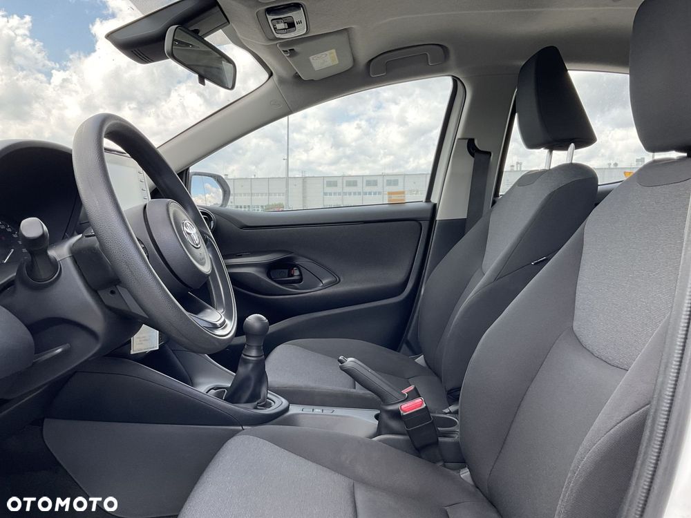 Toyota Yaris - 10