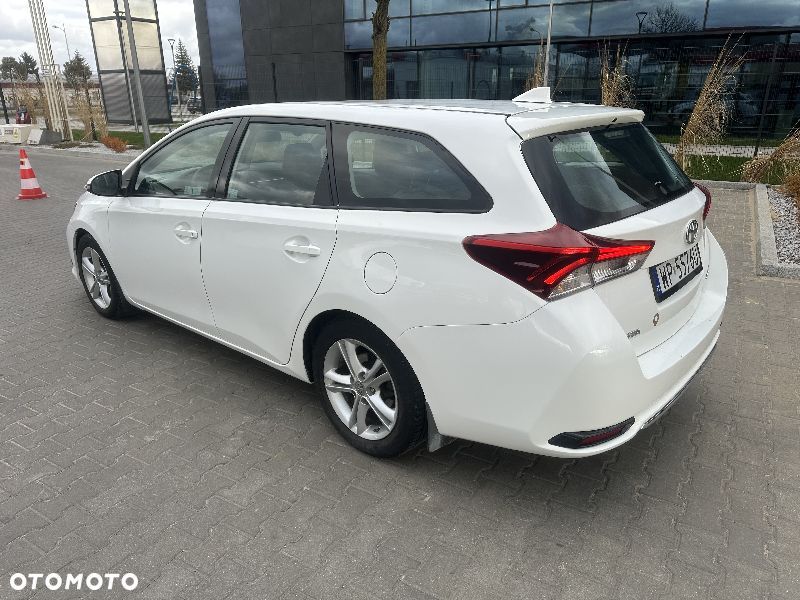 Toyota Auris 1.4 D-4D Comfort - 6