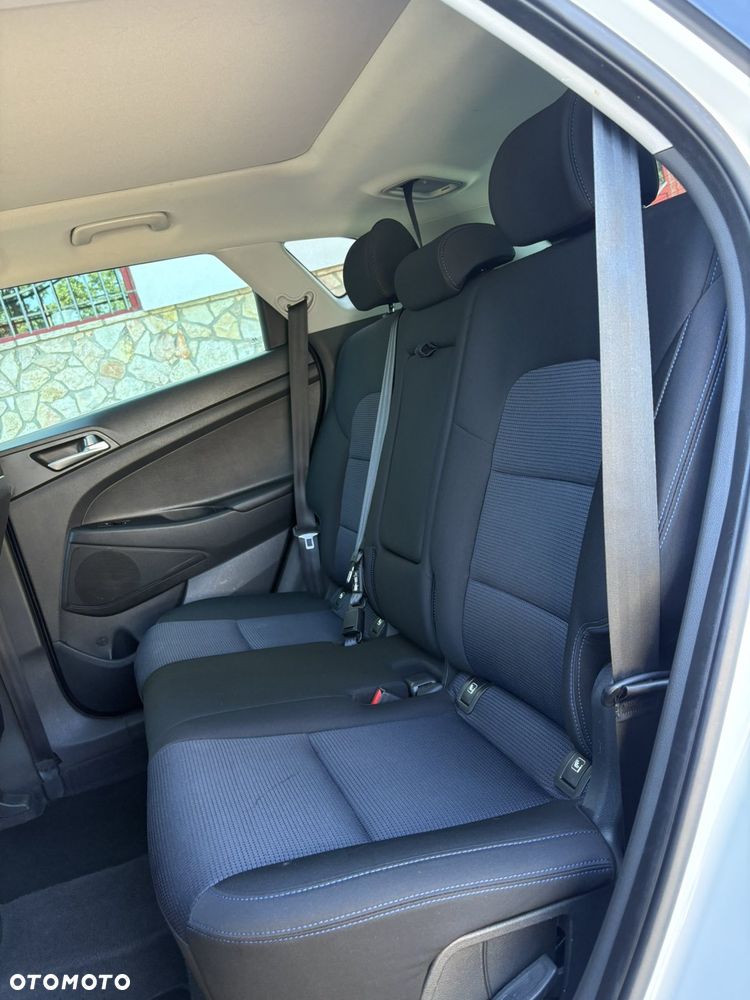 Hyundai Tucson blue 1.7 CRDi 2WD DCT Premium - 32