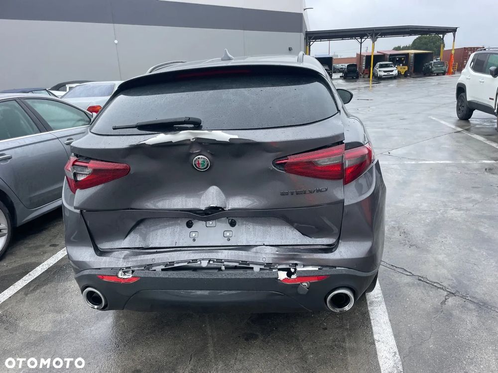 Alfa Romeo Stelvio - 40